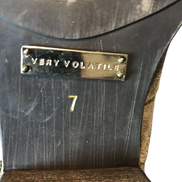 VERY VOLITILE Tan Suede Knee High Boots Womens 7 Side Zip Straps - Picture 8 of 14